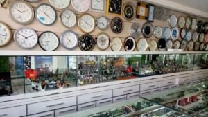 Menggali Peluang Sukses dalam Bisnis Jam di Indonesia